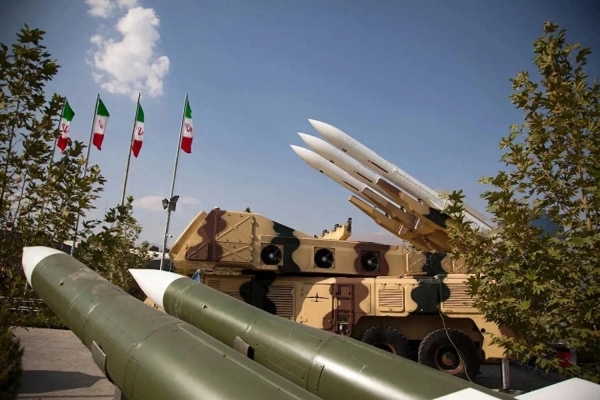 9枚导弹击中两大机场，美以联合防空系统被刺穿：伊朗重拳回击