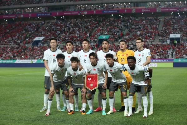 国足0-1韩国，泰国3-1新加坡，我们出线了，宋丹丹这么说