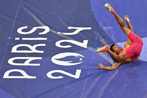 黄博凯创造中国撑杆跳最佳成绩 巴黎奥运崭新飞跃