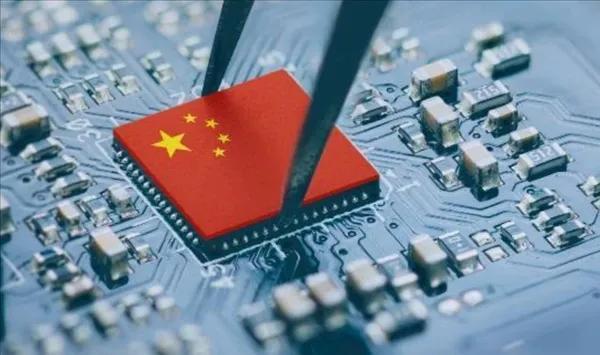 評論員：禁用中國芯片后果很嚴(yán)重 單邊霸凌損人不利己