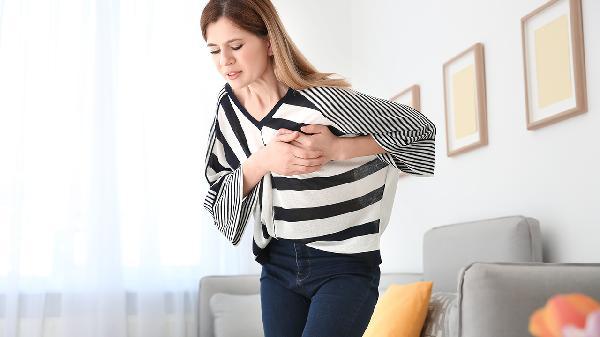 醫(yī)生談乳腺癌具有遺傳易感性,，導(dǎo)致乳腺癌的因素有哪些,？