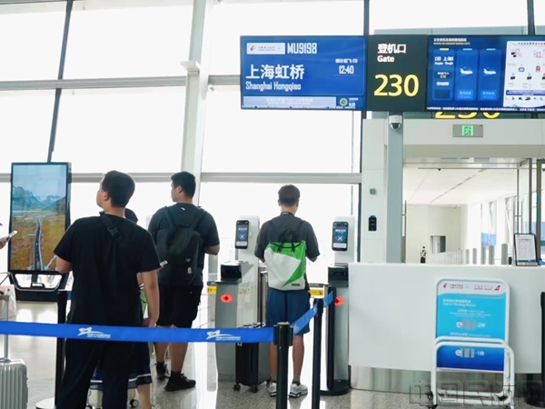 C919在天府机场完成7A检工作 东航展现维修实力