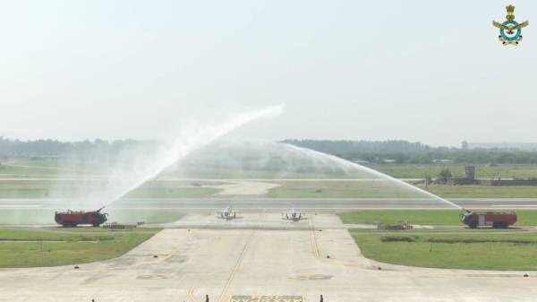 印度空军举行仪式 退役所有米格-21 告别62年服役历史