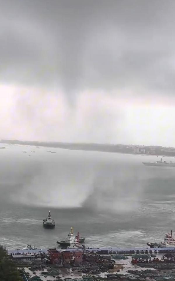 现场直击广东湛江龙卷风