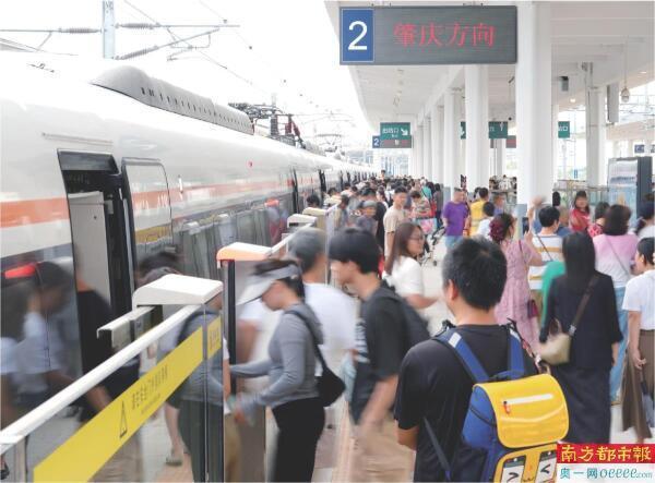 广东城际列车大量乘客漏乘？官方回应