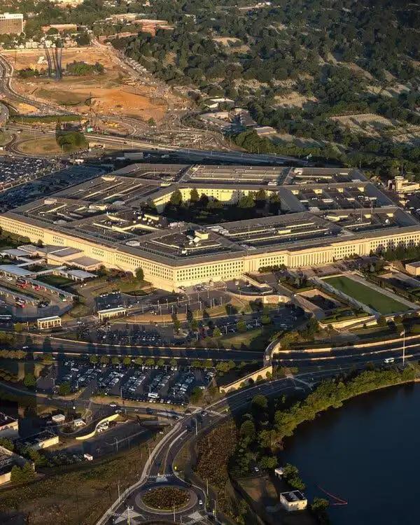 美媒抵制五角大楼新规 美防长回应 媒体拒签抗议