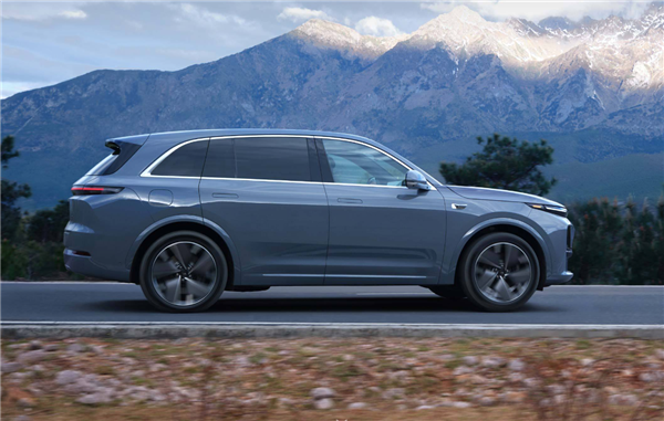 中国汽车进入“电车过半”时代 市场主导新时代