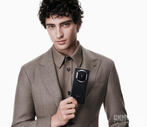 华为Mate X7开售即告罄 市场热度持续高涨