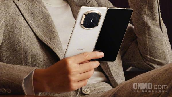 华为Mate X7一机难求 折叠屏新标杆