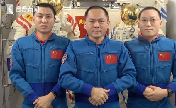 快来查收海军新成员娄底舰的新年祝福 硬核祝福齐献祖国