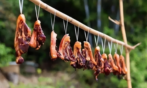食用烟熏腊肉香肠有何注意事项？传统美味，安全赏味有讲究！