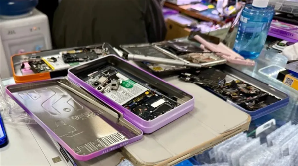 十年旧手机暴涨近8倍