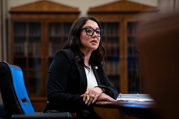 曝FBI局长等人离职事宜正在讨论中 多名官员或离开政府