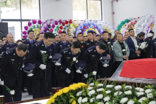 因公牺牲所长从警25年多次立功 警魂永驻山河间