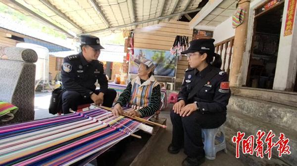 独龙江戍边民警巡逻踏查“死亡界桩” 九死一生的守护