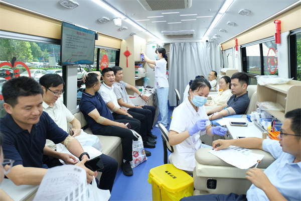 湖南卫生健康委组织开展无偿献血活动 干部职工积极响应