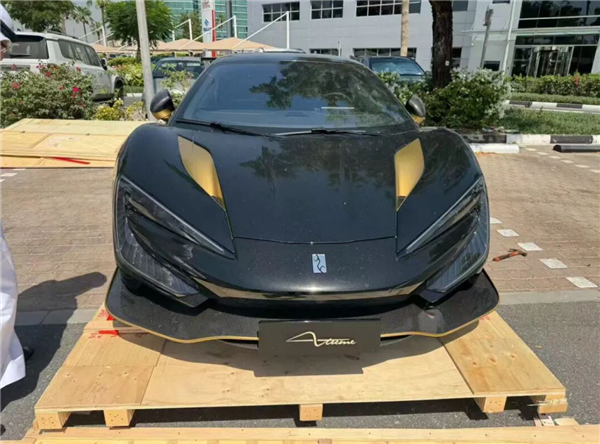 比亚迪仰望U9X抵达迪拜开启交付 全球限量30台