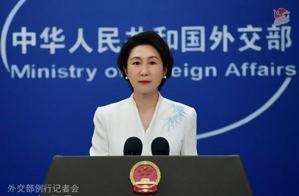 中方提醒：避免危险抵近中国海军舰艇，回应无人艇接近事件
