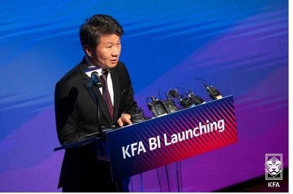 韩国国家队官方球迷组织21日再发声明，要求韩国足协主席郑梦奎辞职