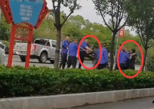 官方谈多名城管当街打人：涉事人员已解聘 纪委已介入调查