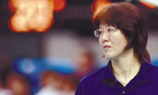 郎平谈伤病态度轻松,乐观面对康复之旅