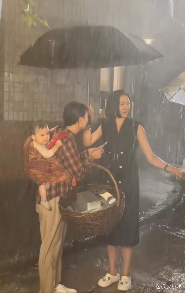 短剧演员吐槽剧组让婴儿淋雨 良心拷问引民愤