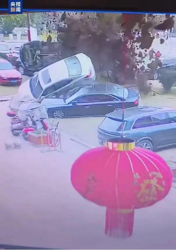 3名孩童放鞭炮致化粪池爆炸 安全隐患不容忽视