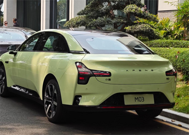 小鹏MONA M03实车曝光 年度改款亮点多