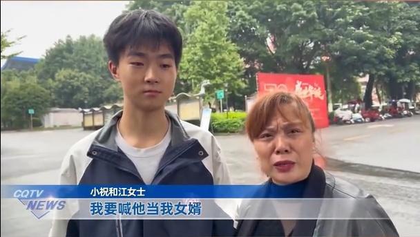 男生冲进火场救出邻居爷爷 英勇少年获赞