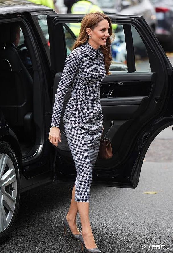 凯特王妃瘦成纸片人 康复后首次公开露面