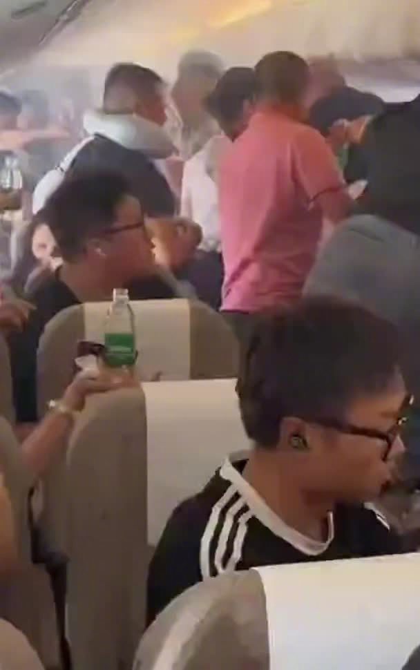 东航回应MU5128航班起火