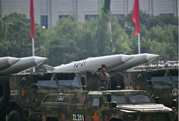 九三阅兵看细节（二）：明明长剑-1000是高超音速导弹，为何没在高超音速导弹方队？