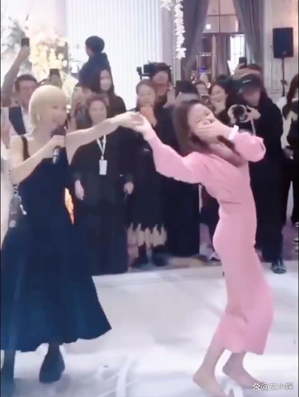 49岁林心如在邱泽许玮甯婚礼跳舞 率性舞姿惊艳全场