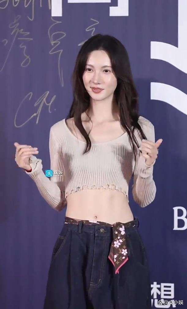 金晨工作室临时被通知走红毯 意外登场成清流