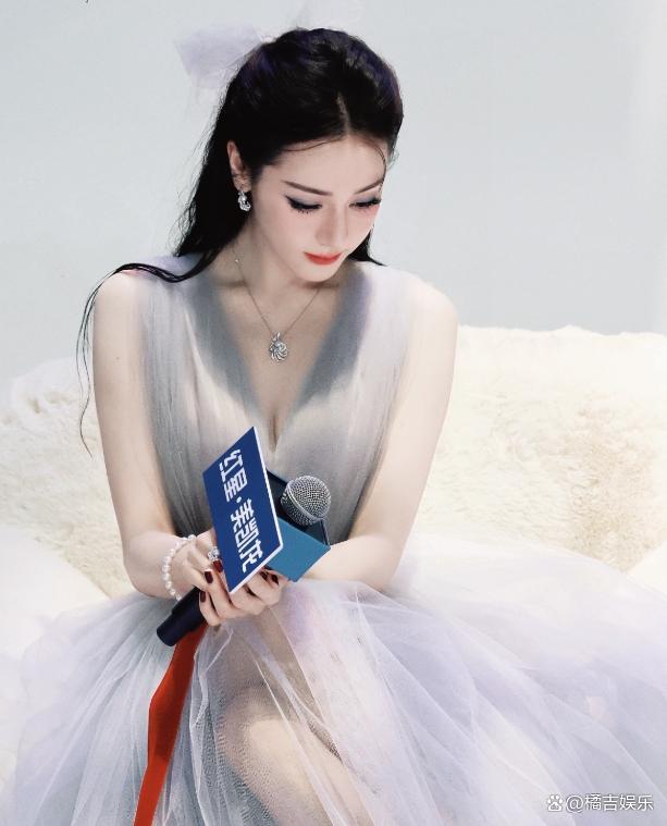 迪丽热巴工作室 造型 梦幻纱裙与刘涛经典发型融合