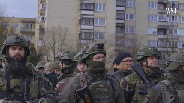 西方应对债务不力 英媒:不怪中俄