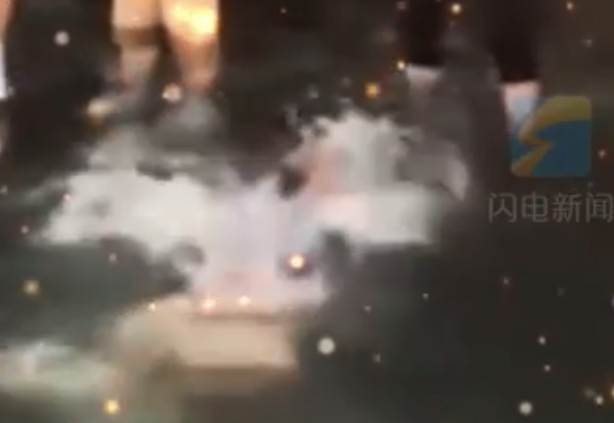 青島一景區(qū)保安勇救落水者 工作人員：這不是他第一次救人了