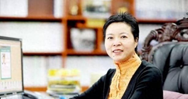 箱包女王破产后卖包子重启人生 从辉煌到重生的坚韧之路