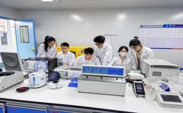【科技前沿】昆明医科大学“智创先锋”团队攻克乳腺癌筛查难题  AI模型准确率达91.2%