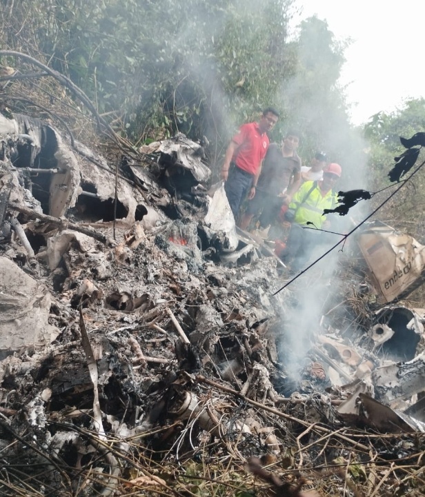 厄瓜多尔一小型飞机坠毁 机上人员2死1伤