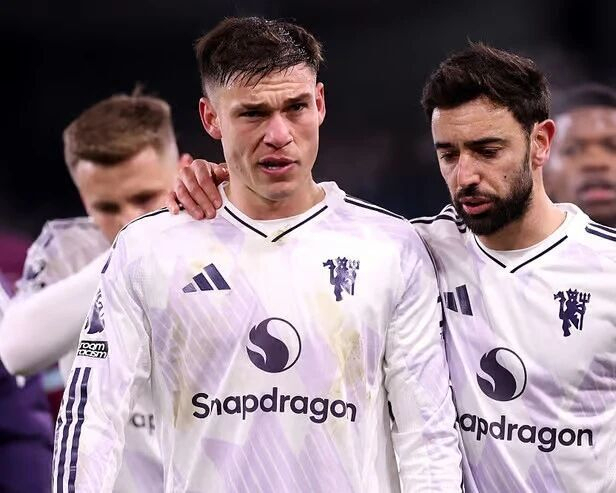 曼联冬窗按兵不动！中场两大悍将留队 绯闻新援心向皇马 卡里克获支持