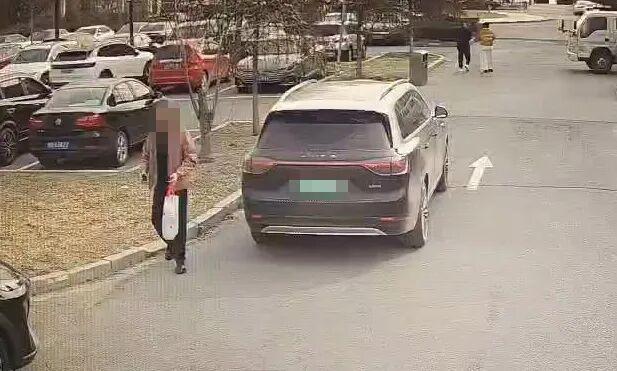 为私吞赃款男子自导自演被抢50万 诈骗同伙配合演戏