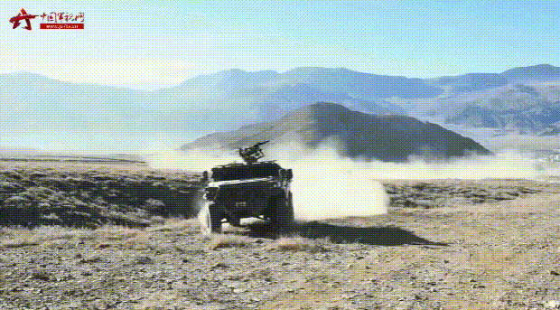 西藏军区演练山地攻防：山猫 猛士齐上阵 无人机引导车载迫击炮精准打击