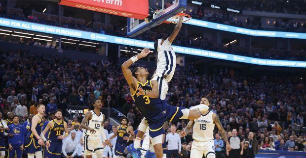 库里扔牙套被驱逐拿下34分，勇士准绝杀险胜灰熊