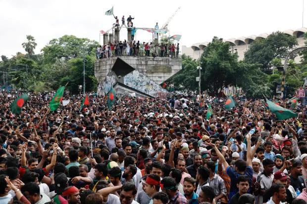 孟加拉国总理辞职离境后官邸遭洗劫