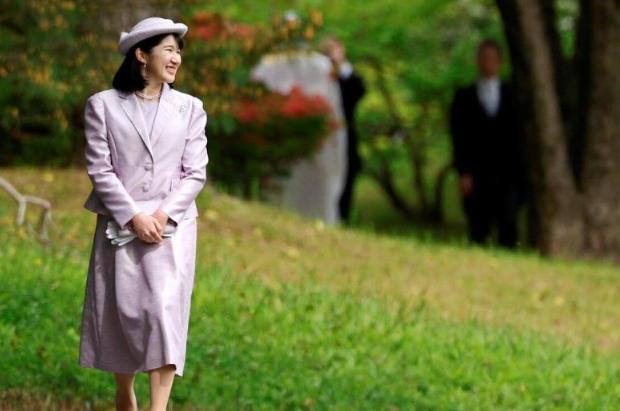 日本修皇室法 断“女天皇”之路