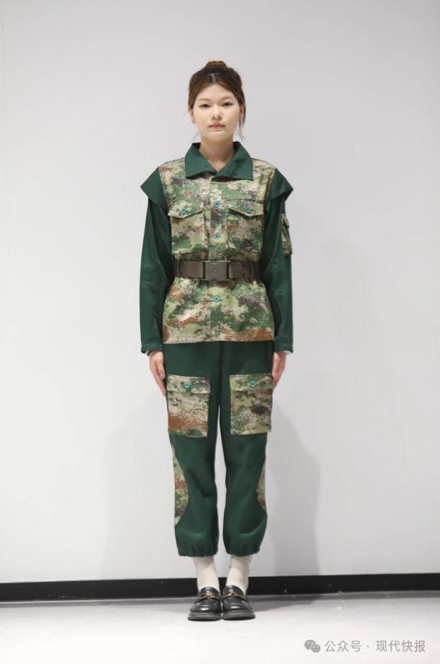 超230萬網(wǎng)友投票,，送“最丑”軍訓(xùn)服上榜一 網(wǎng)絡(luò)狂歡票選熱潮