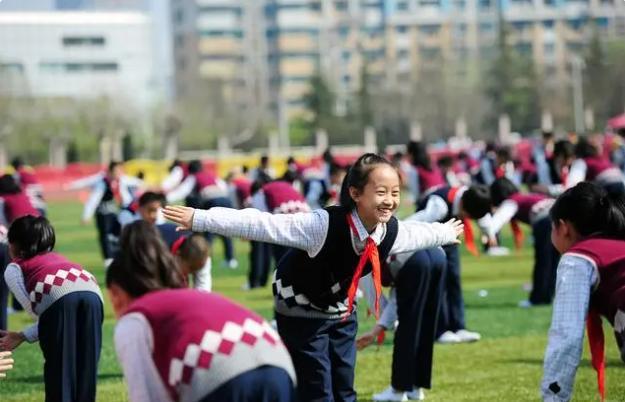 小学生热衷“厕所社交”？