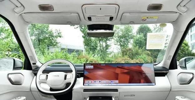20万买5米2巨无霸SUV，吉利银河M9空间逆天，能否秒杀理想L6？