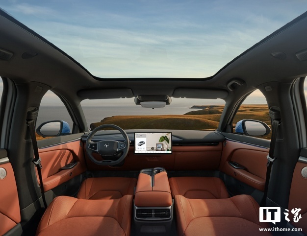 极狐全新阿尔法 T5 将于 10 月 28 日上市:纯电 / 增程双版本,预售 12.38 万元起